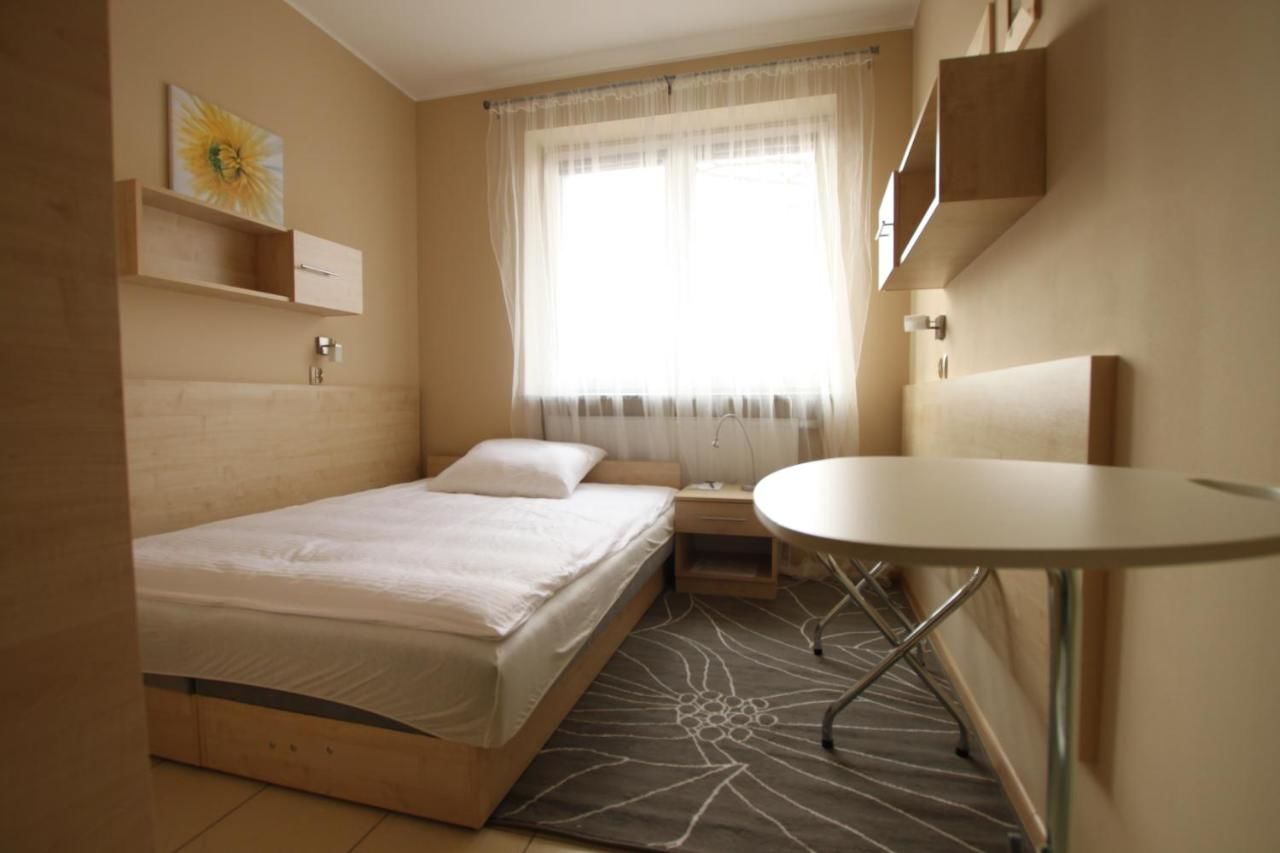 Отели типа «постель и завтрак» Standard Delegacyjny Bed & Breakfast Домброва-Гурнича-30